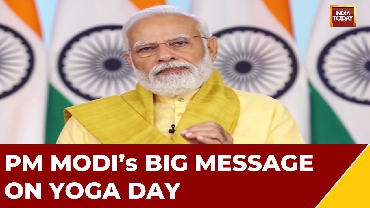 Defence Minister Rajnath Singh Performs Yoga On INS Vikrant | International Yoga Day 2023