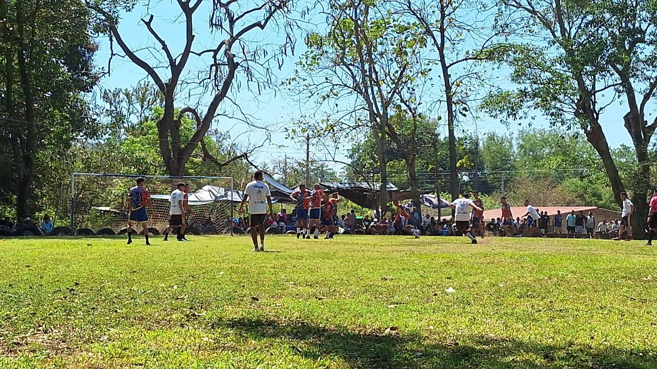 ESTA VEZ VERAN JUGAR FUTBOL ⚽️ A PAPITA FERMIN 💪