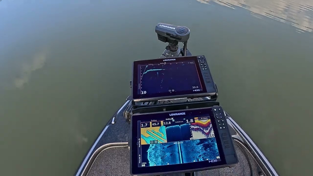 crocker boat launch on lake st clair. video of canal depth 11/10/23.
