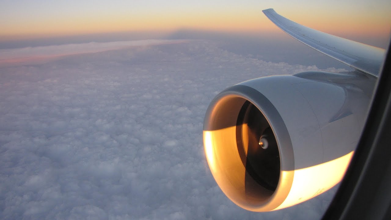 [Flight Report] AIR AUSTRAL | St Denis ✈ Paris | Boeing 777-300ER | Premium Eco