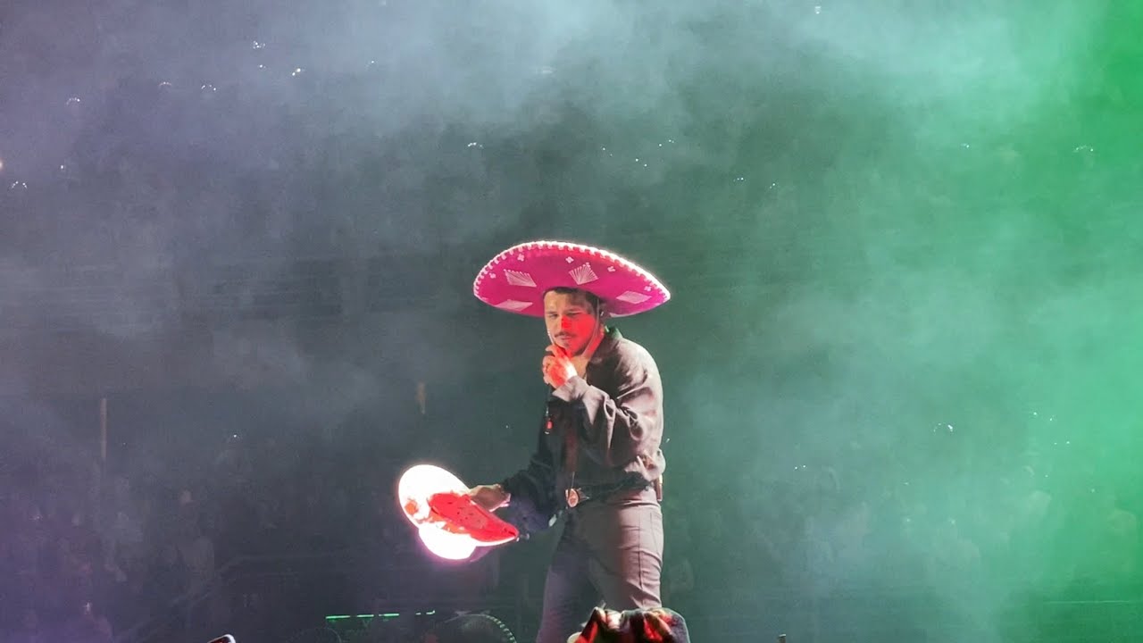 Acá entre nos en vivo, Christian Nodal, Foraji2 tour Chile 2023, Movistar arena santiago