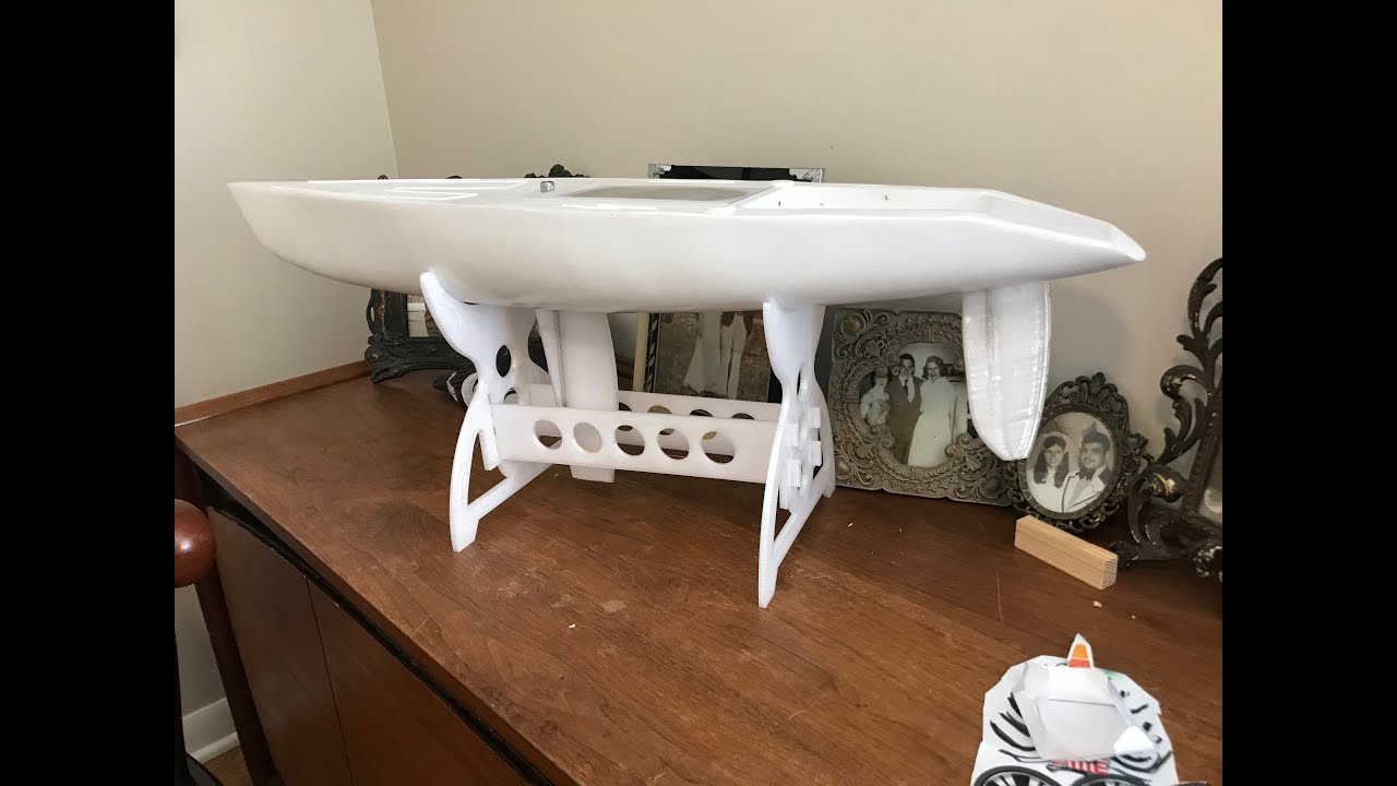 Fiberglass model sailboat. Mold making.