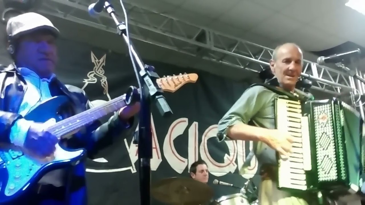 Os Caciques - Faz que vai mas não vai