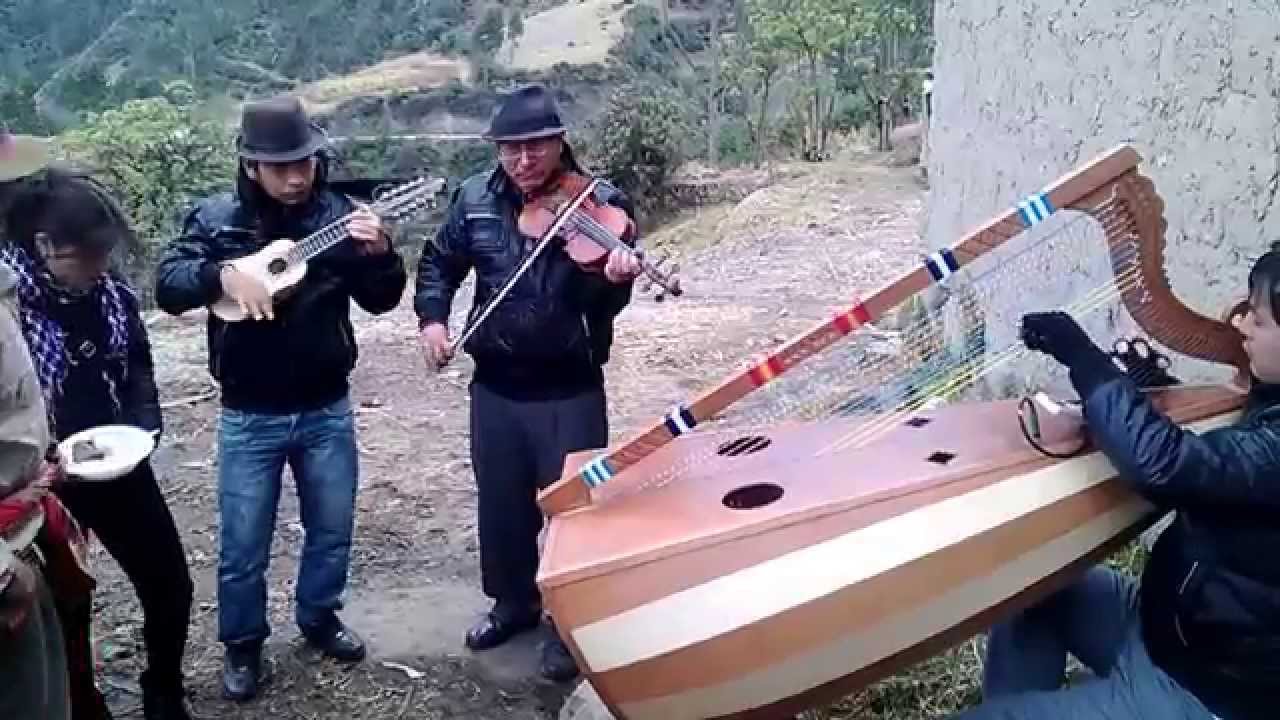 MUSICA APURIMEÑA CON LOS HIJOS DE TINTAY.