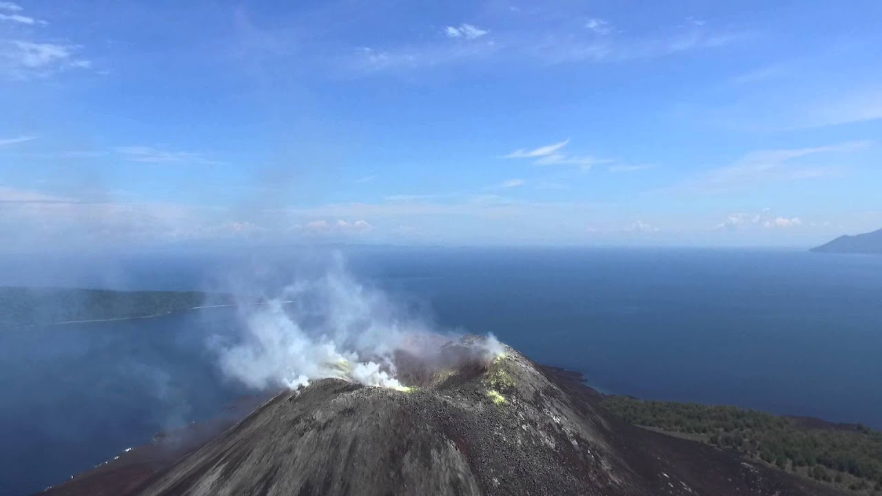 Anak Krakatoa z drona