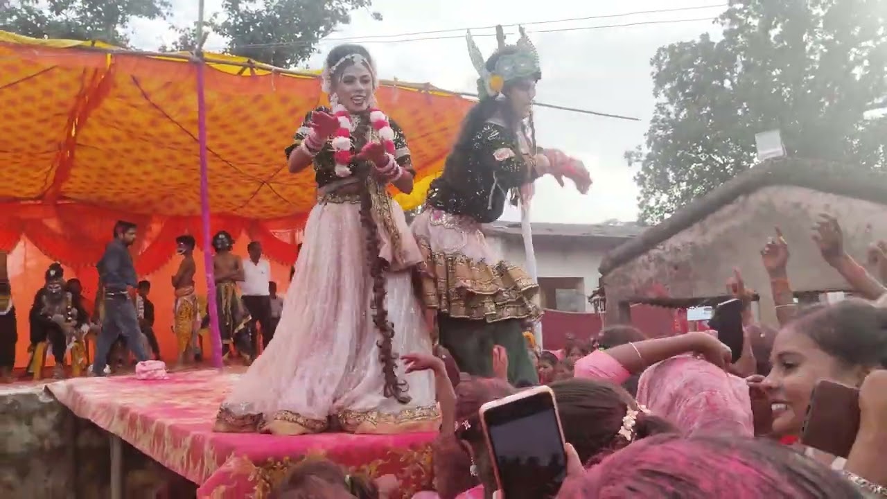 New faagun Mein Holi khelungi Radha Krishna ke video 