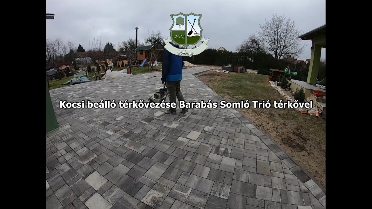 Kocsi be&aacute;ll&oacute; t&eacute;rkővez&eacute;se Barab&aacute;s Soml&oacute; Tri&oacute; t&eacute;rkővel