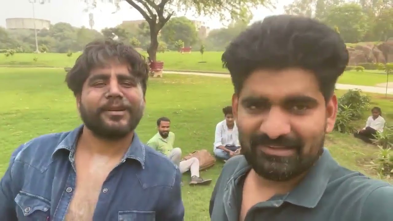 भिखारी बनके कमाए लाखों पैसे 😱 Beggar Vlog With Aditya Chaudhary | Actor rep voice
