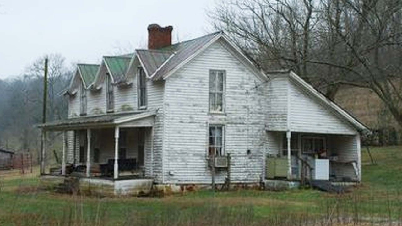 Haunted Houses You’d NEVER Survive a Night In