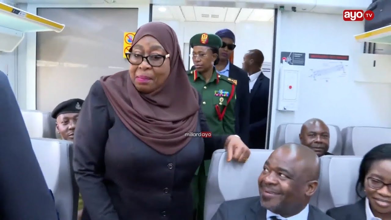 RAIS SAMIA ASIMULIA TUSIYOYAJUA NDANI YA TRENI 