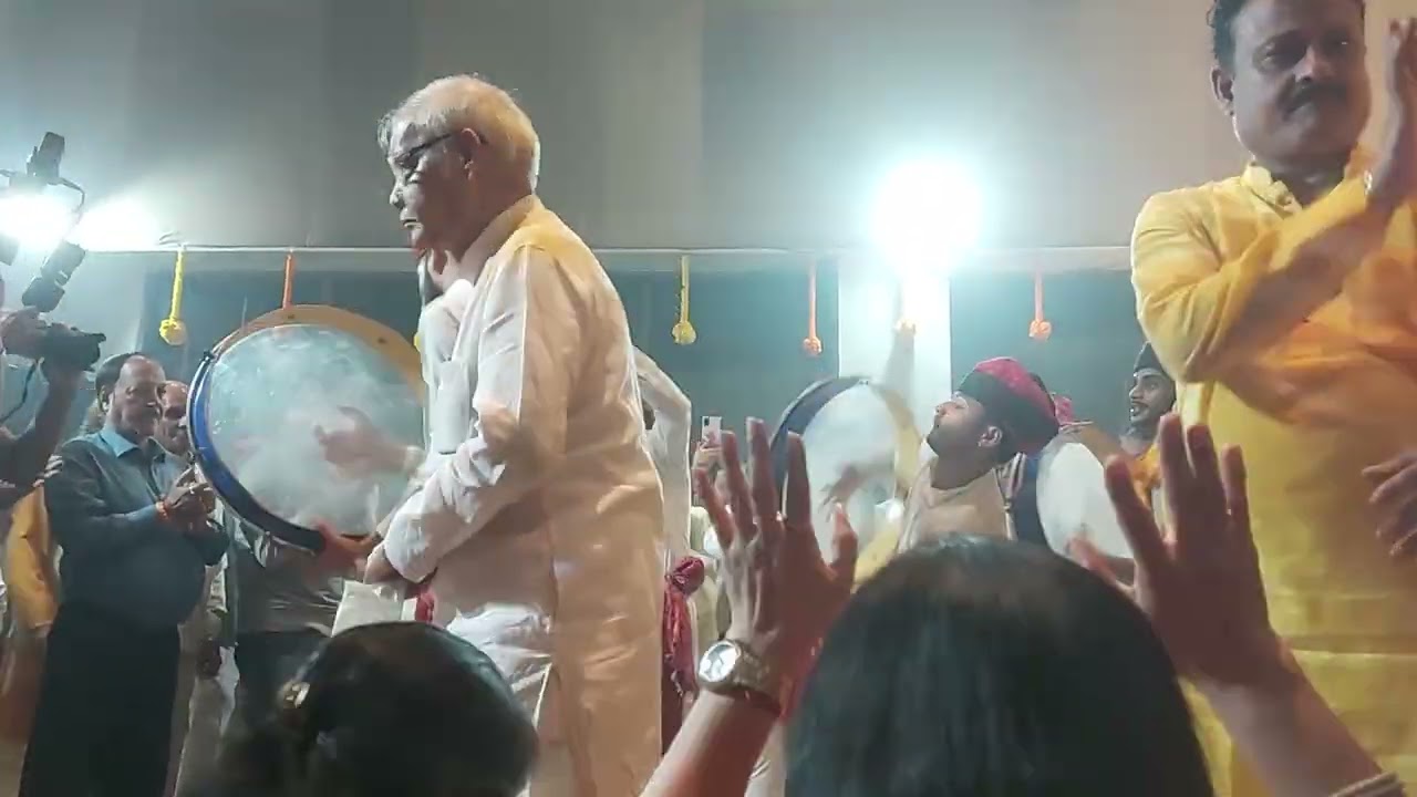 Dhamaal in vyom apartment