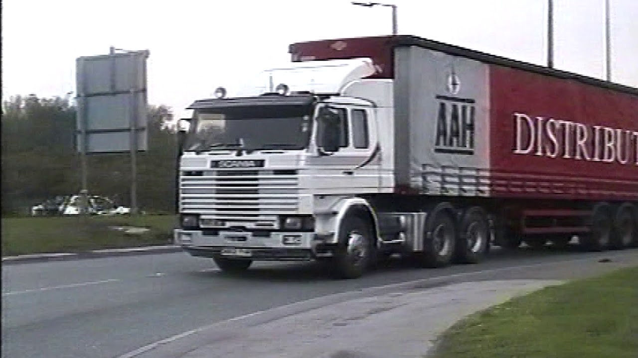 TRUCKS AT RUNCORN 1995