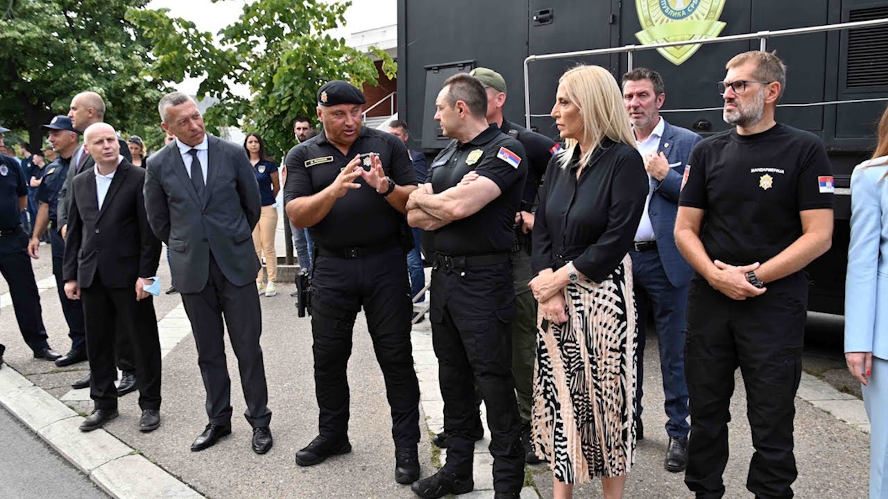 Pokazna vežba Žandarmerije ispred Specijalnog Suda - Pokušaj otmice zatvorenika!