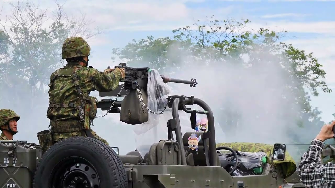 HMG12.7mm重機関銃、MINIMI5.56mm機関銃「空砲射撃展示」。Machine gun blank firing demonstration.