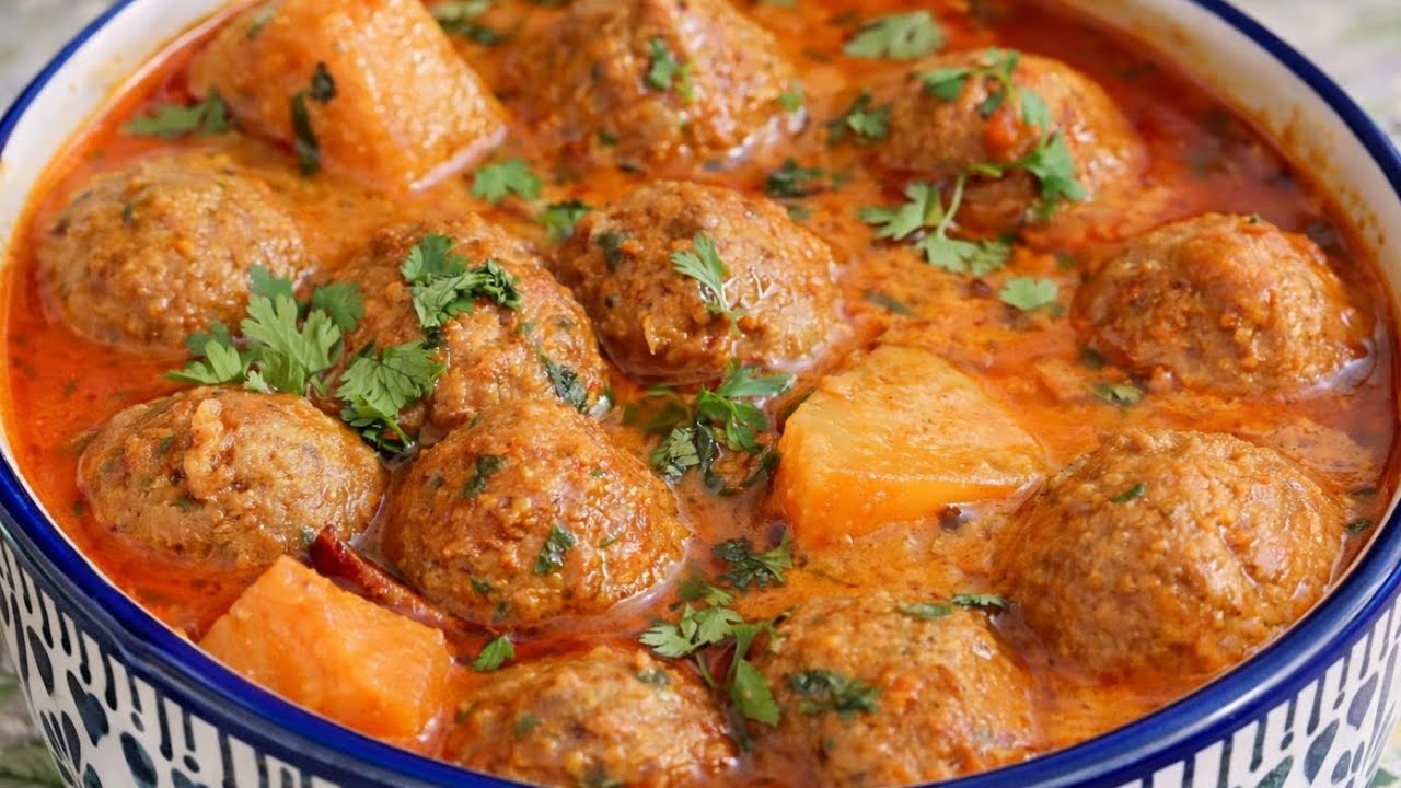 एक बार खाओ, बार-बार बनाओं चिकन कोफ्ता आलू||  Easy Chicken kofta aloo recipe|| 