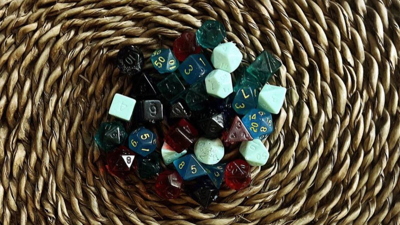 How to Make Your Own Luxe dnd DICE SET- Handmade DnD Dice DIY - Resin for Beginners/Resin Art