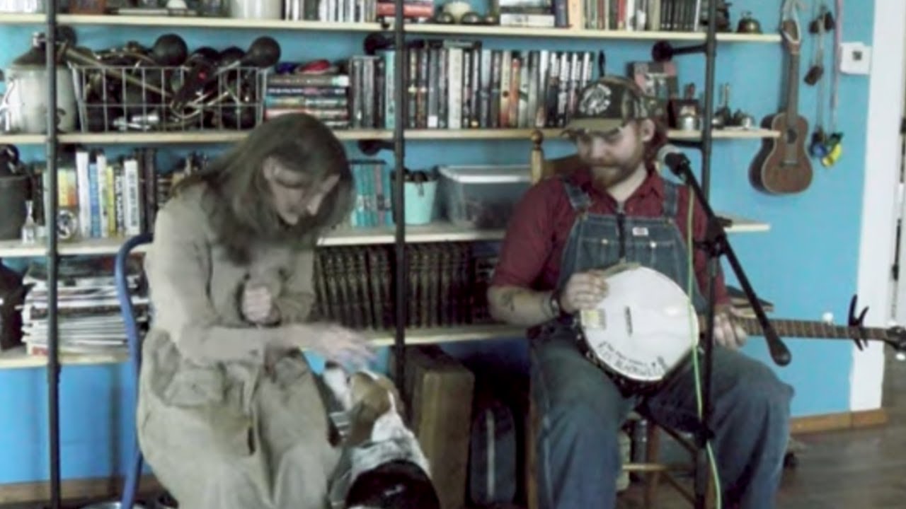 Pallet on Your Floor - Give Me A Dollar Blues - Les Blackwell & Spoon Lady
