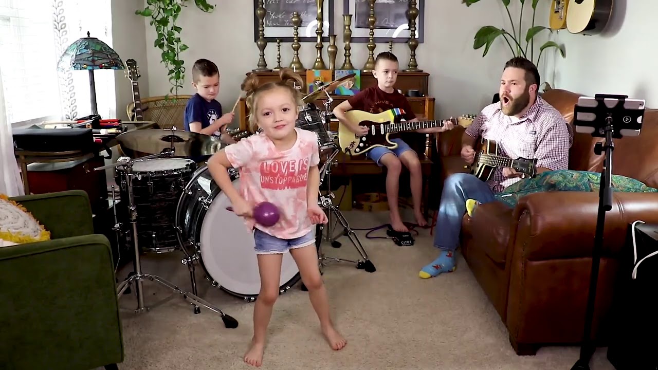 Colt Clark and the Quarantine Kids play 