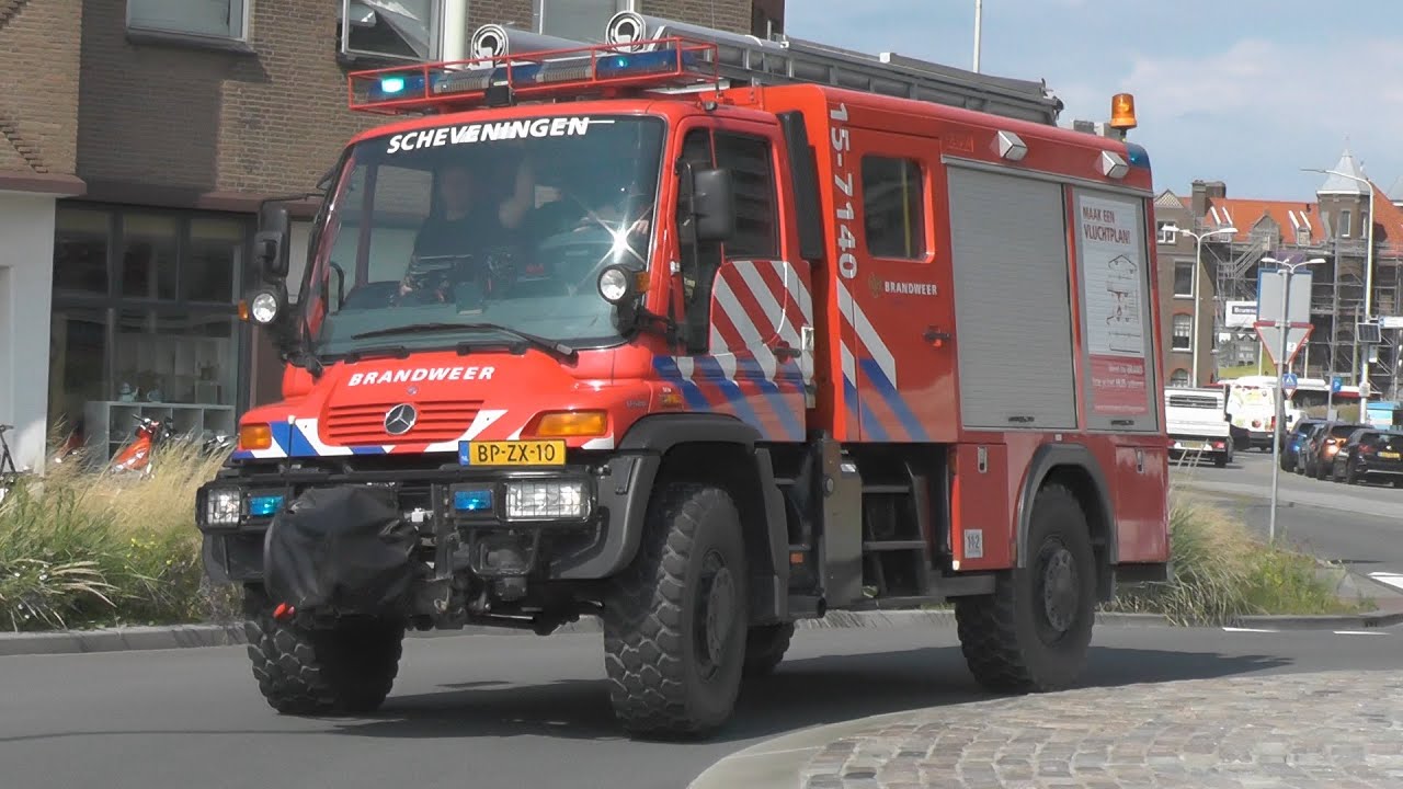 [UNIMOG] Brandweer Scheveningen, KNRM, politie en ambulances naar zwemmers in problemen in Noordzee!