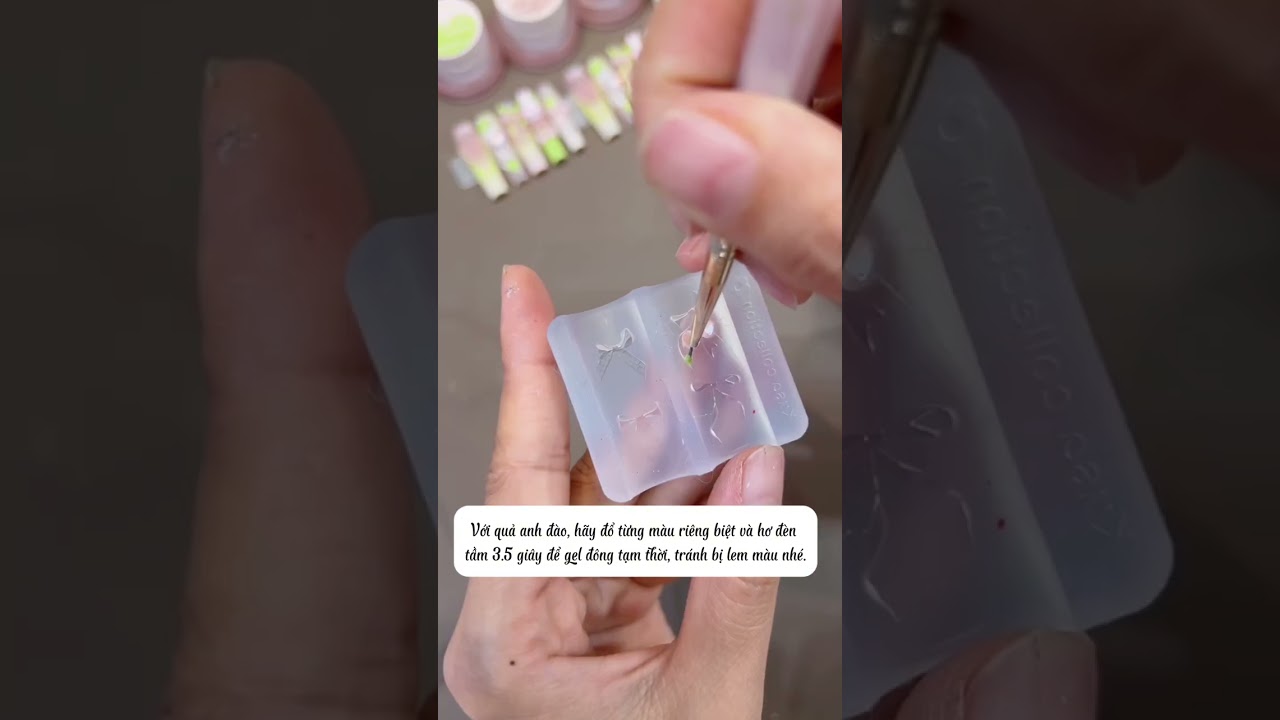 Mẫu khuôn charm nơ luôn được các đồng nail yêu thích