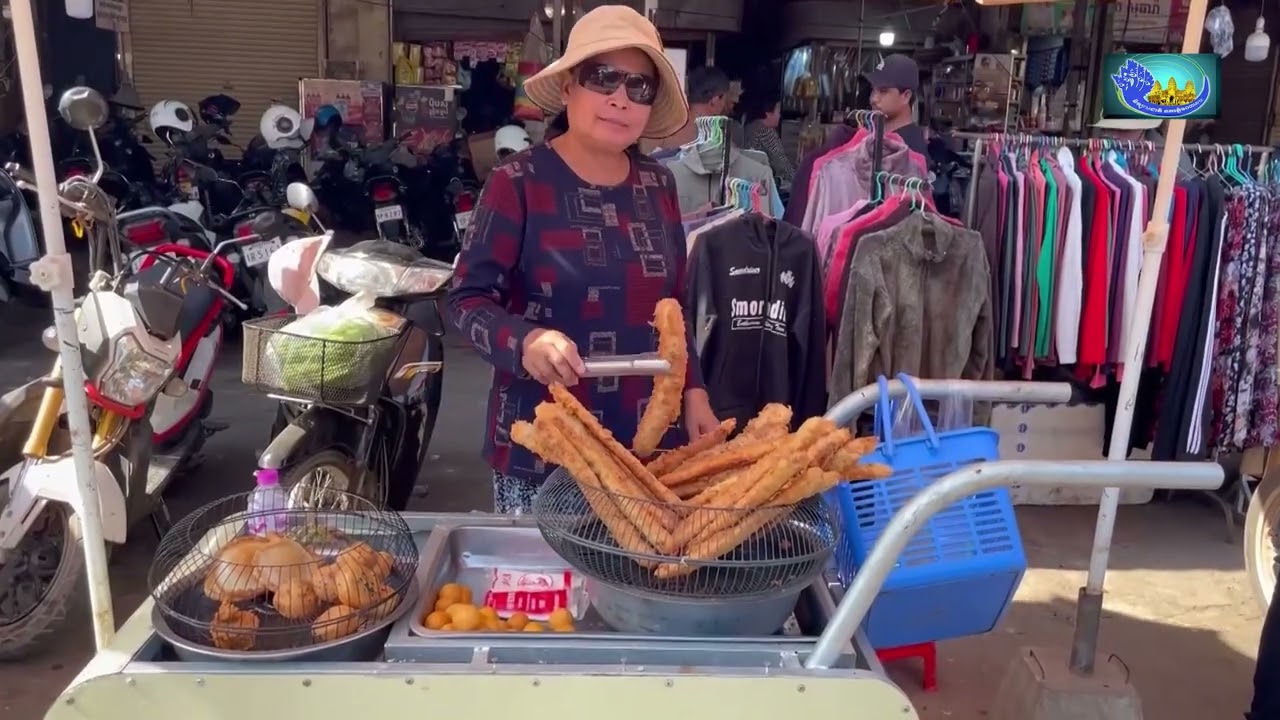 ពុកម៉ែបងប្អូន មកដើរលេងផ្សារក្រោម ខេត្តសៀមរាប ដែលសម្បូរទៅដោយទំនិញគ្រប់ប្រភេទមិនថារបស់ញ៊ាំ