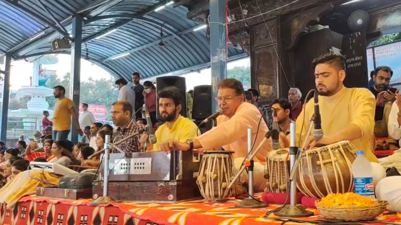 Indianclasical Singer Surya Gayatri in Triveni Ghat Ganga Aarti Rishikesh #sooryagayathri
