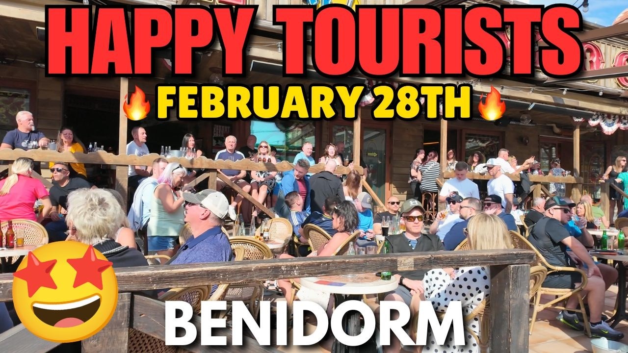Benidorm - BUZZING Bars, Pubs & Happy Tourists! 🤩🍻┃It's a Busy WEEKEND!