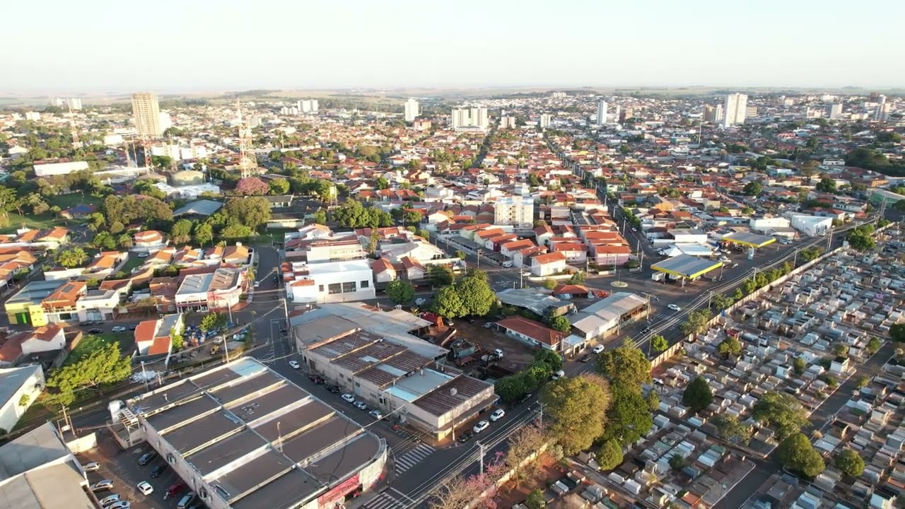 Assis/SP imagens aérea dos bairros próximo  cemitério