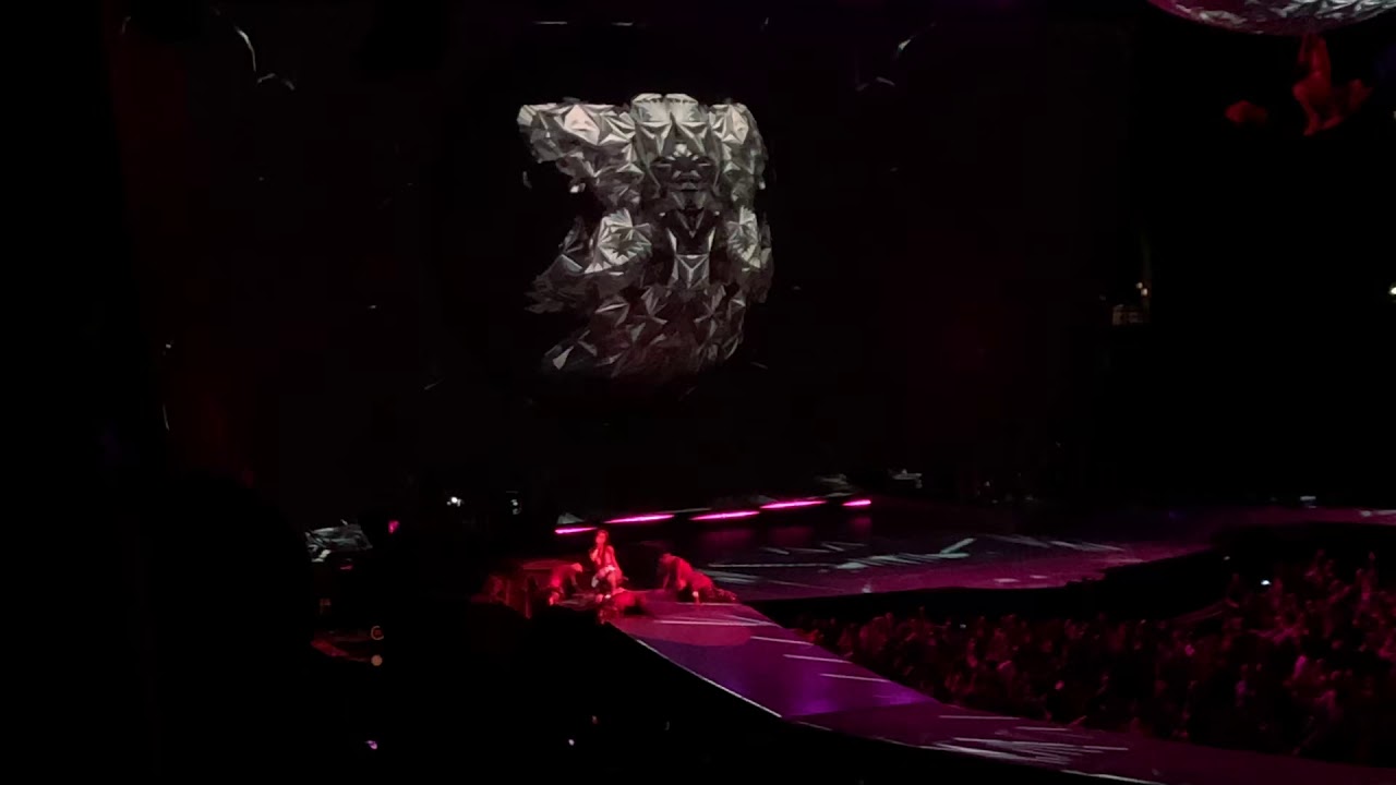 Side to Side (live) swt la night 1- Ariana Grande
