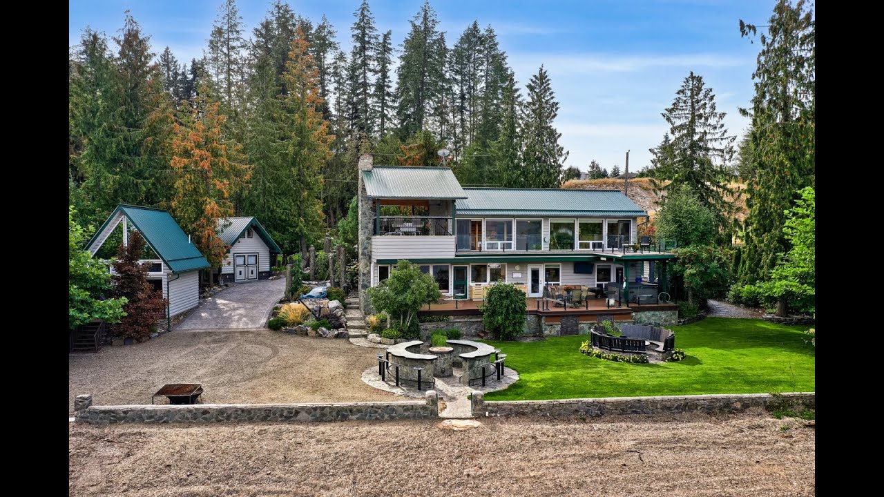 It's a beach day, Blind Bay, BC - Sotheby's International Realty Canada