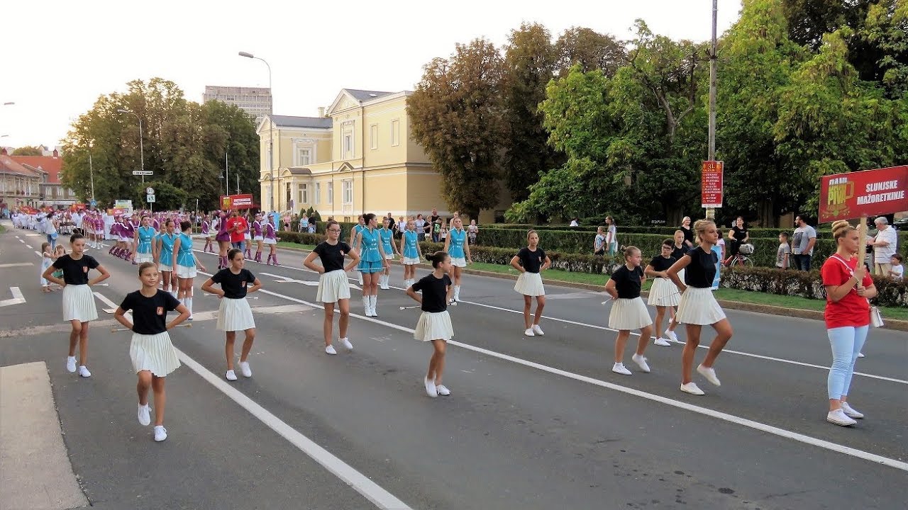 Slunjske mažoretkinje na Danima piva u Karlovcu 2017.