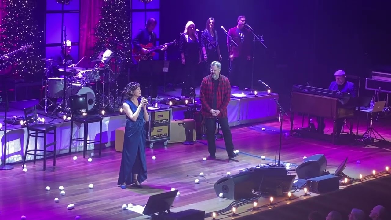 Grown-up Christmas List, Amy Grant & Vince Gill at Ryman, Nashville 12-21-22 #amygrant #vincegill