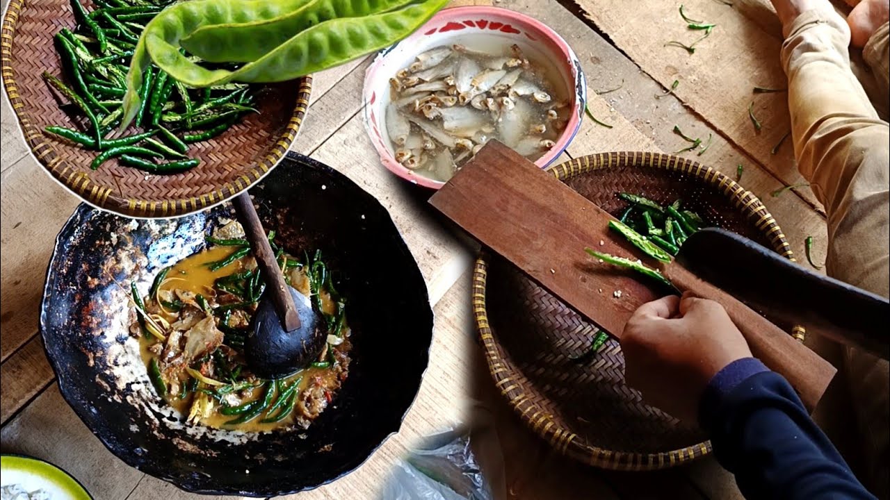 Pria ini paling jago masak ikan asin vs lalapan sayur