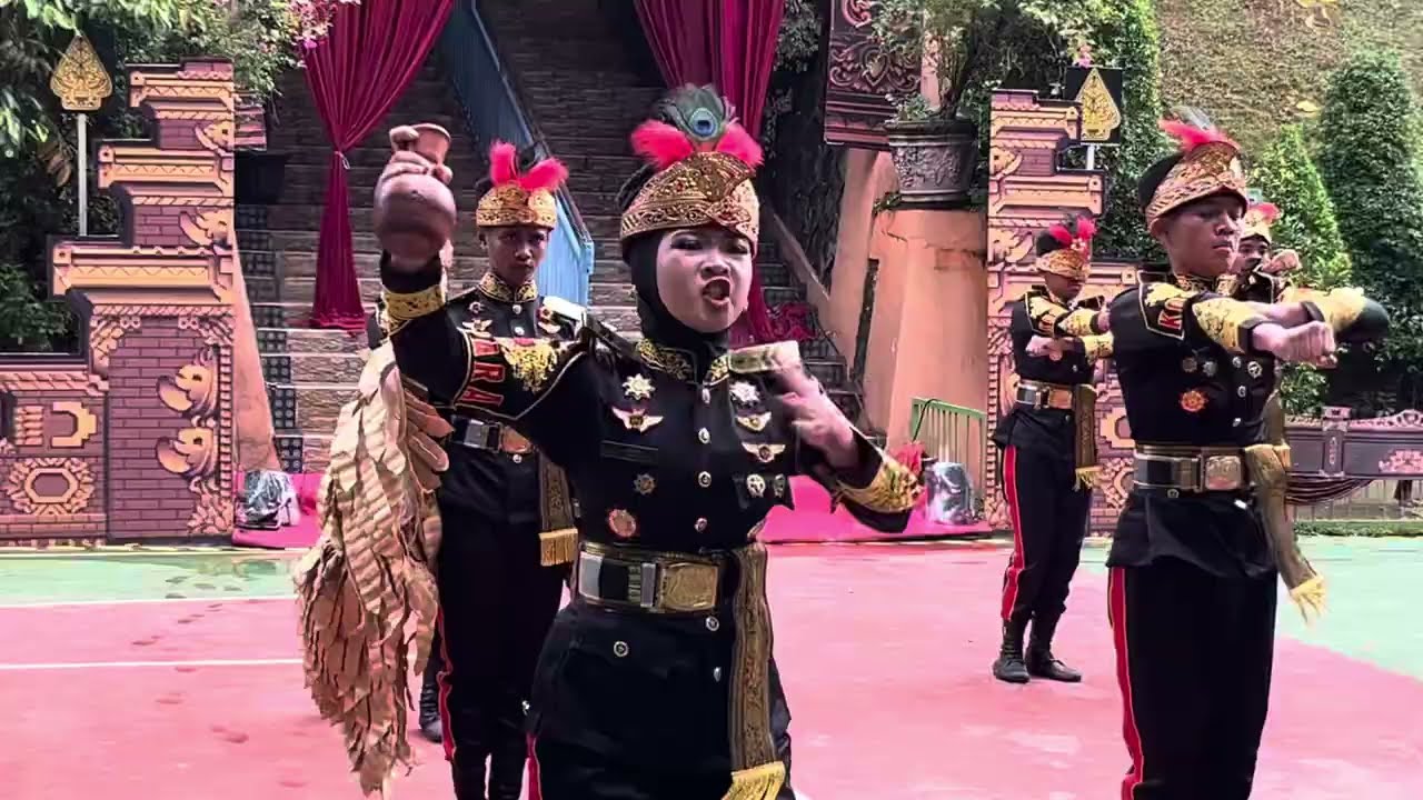 GARUDA WISNU KENCANA! Penampilan Paskibra SMPN 8 Kota Bekasi ( KOSPARA8 ) LKBB AKRABIS 5 2025
