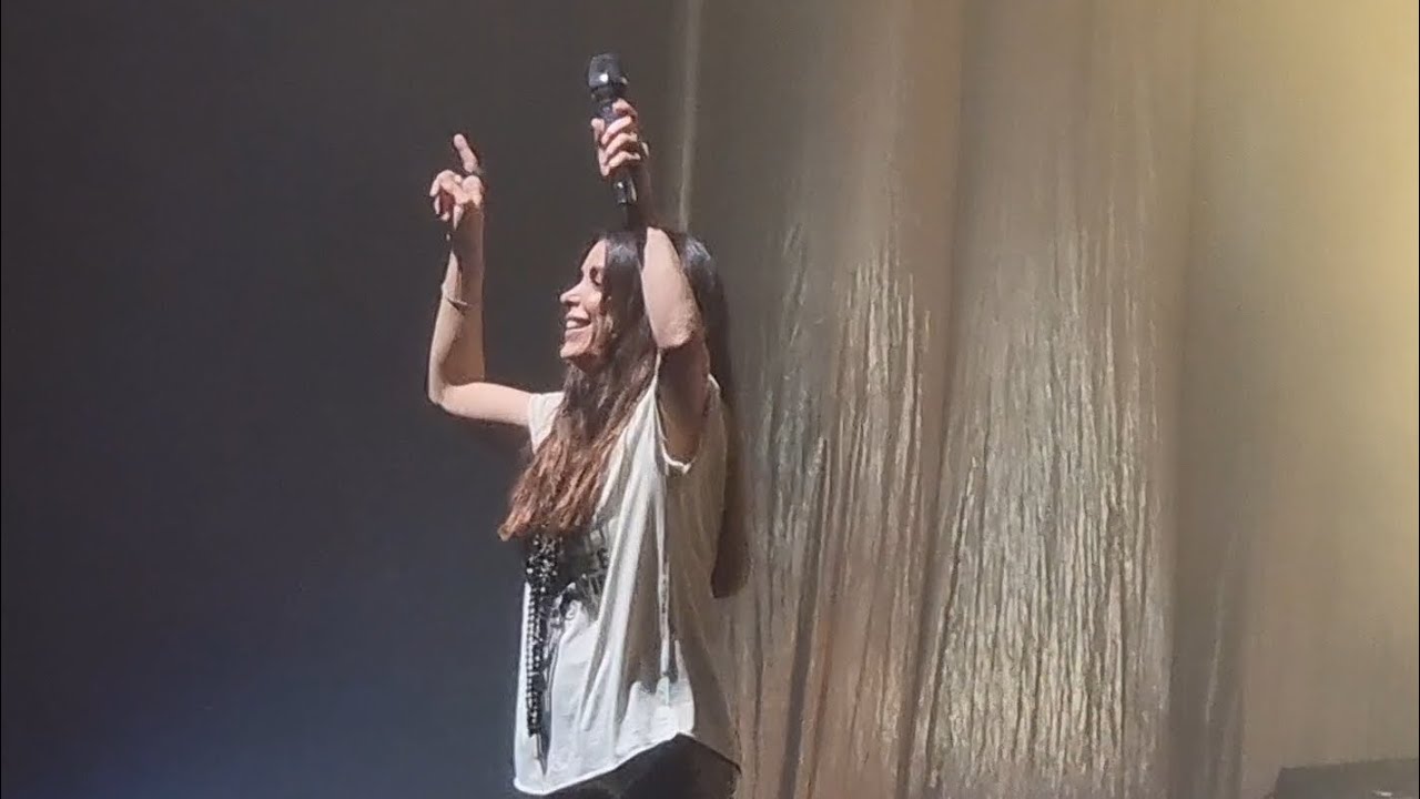 Jenifer - Que l'amour s'en aille (Zénith de Toulouse - 22 avril 2023)