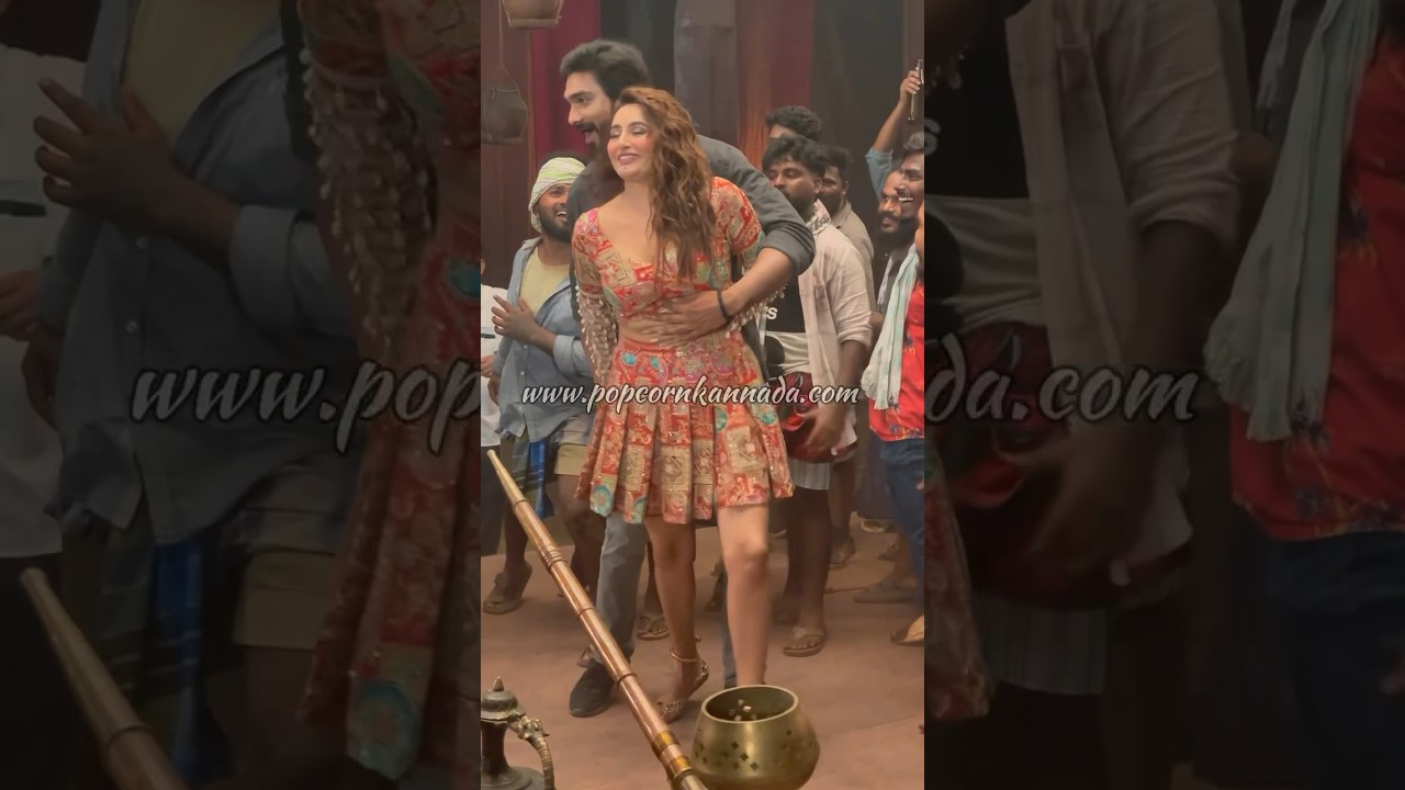 Ragini Dwivedi in Gajarama Song #raginidwivedi #viralvideo