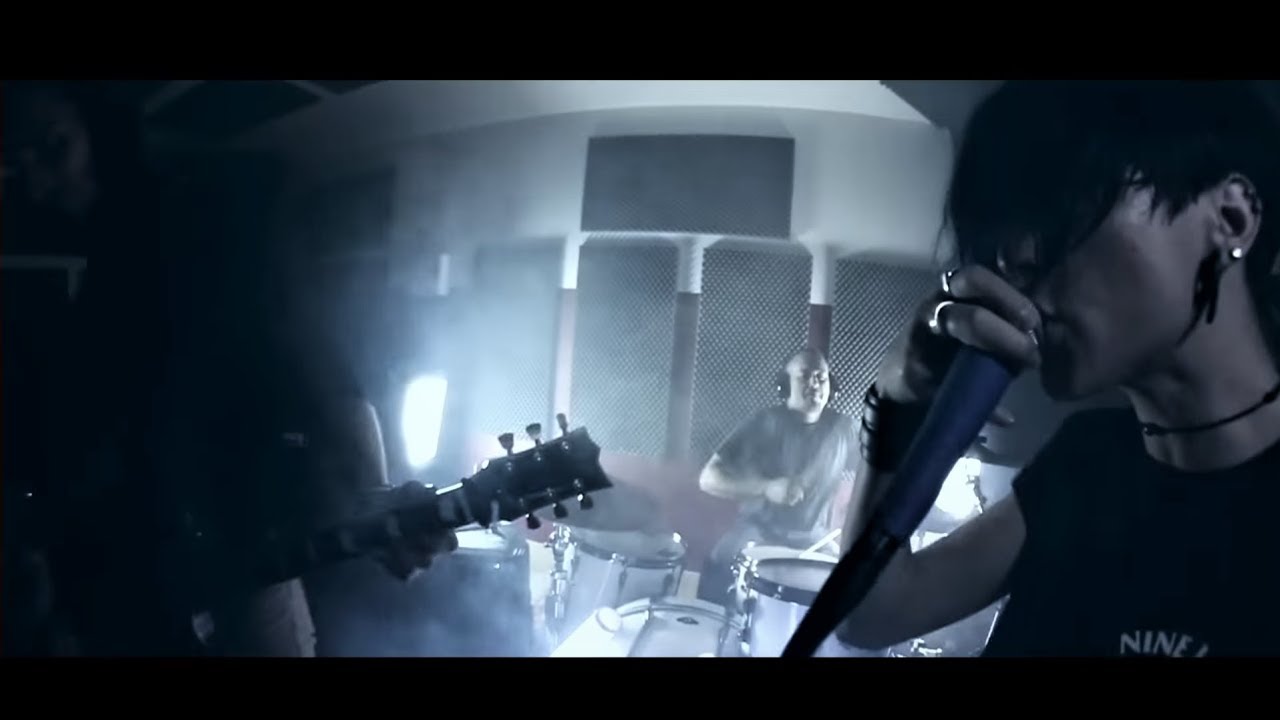AleyNa // Milices Et Mouvements (Official Video)
