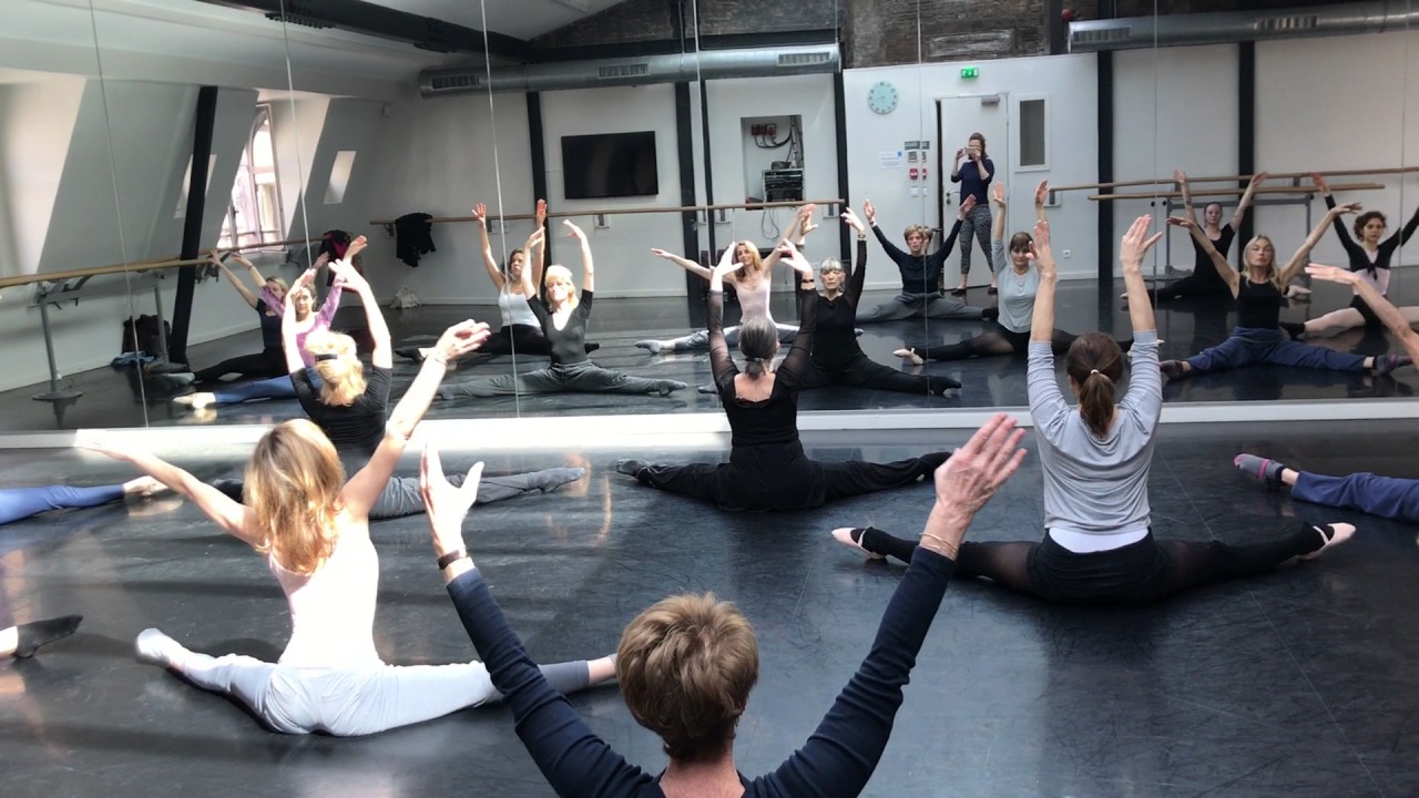 Barre au sol dansée de Nicole Galy