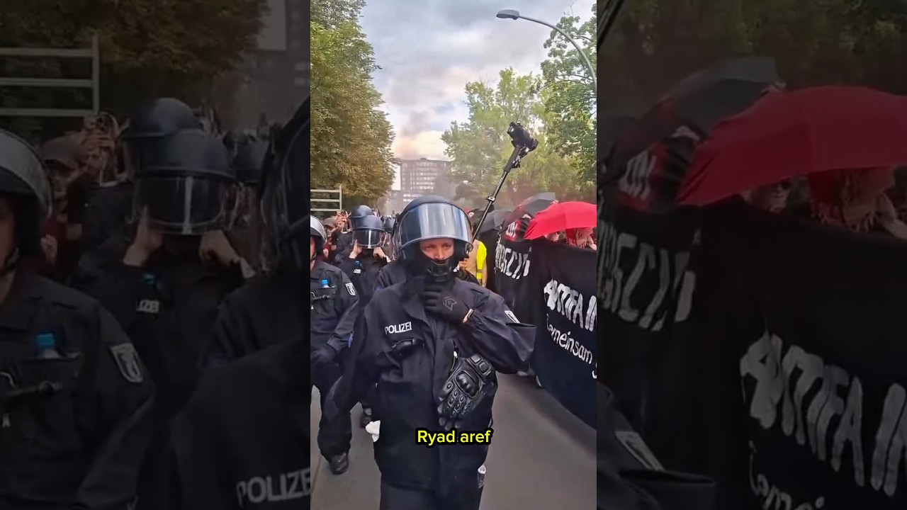 A heavy Berlin police presence accompanied a large demonstration in solidarity with Gaza&rsquo;s civilians