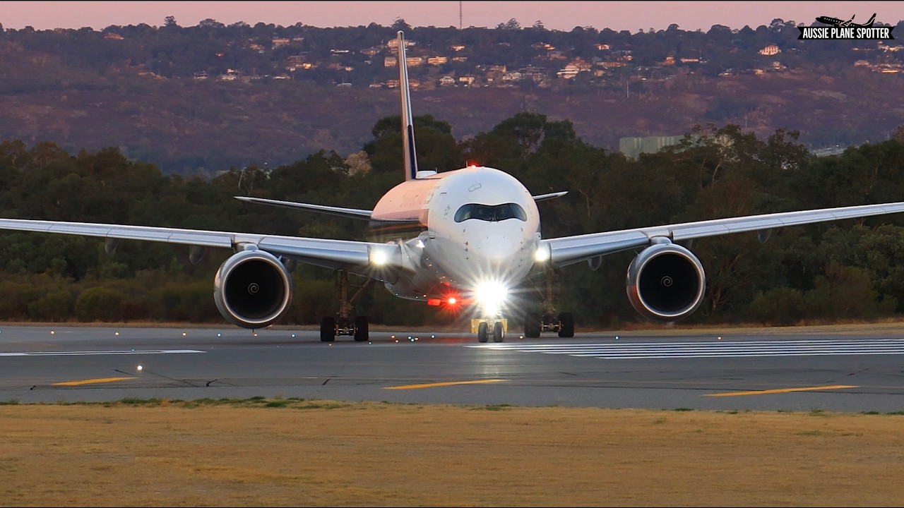Singapore (9V-SHH) Departing RW03 at Perth Airport
