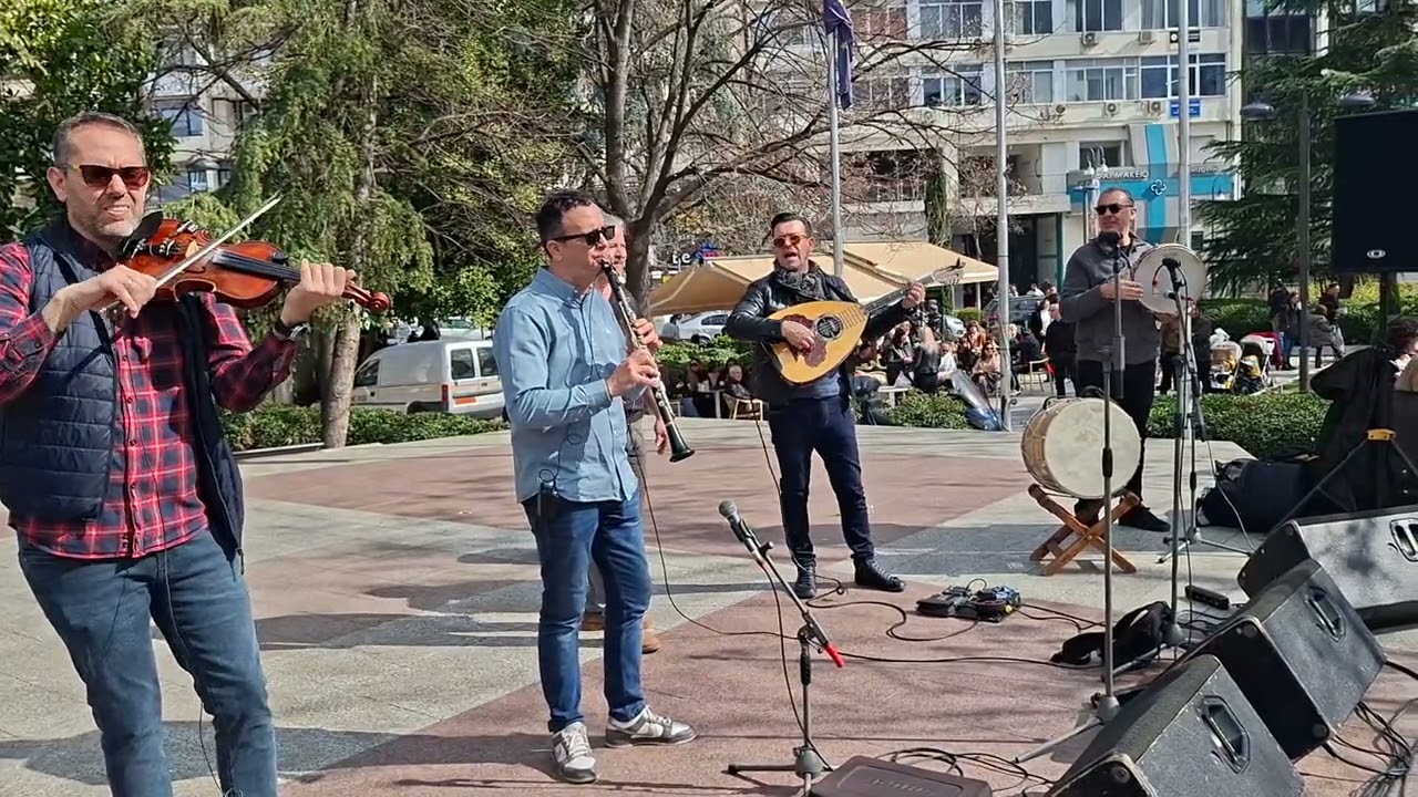 Γαϊτανάκι και παραδοσιακό γλέντι στην Κεντρική πλατεία Λάρισας 