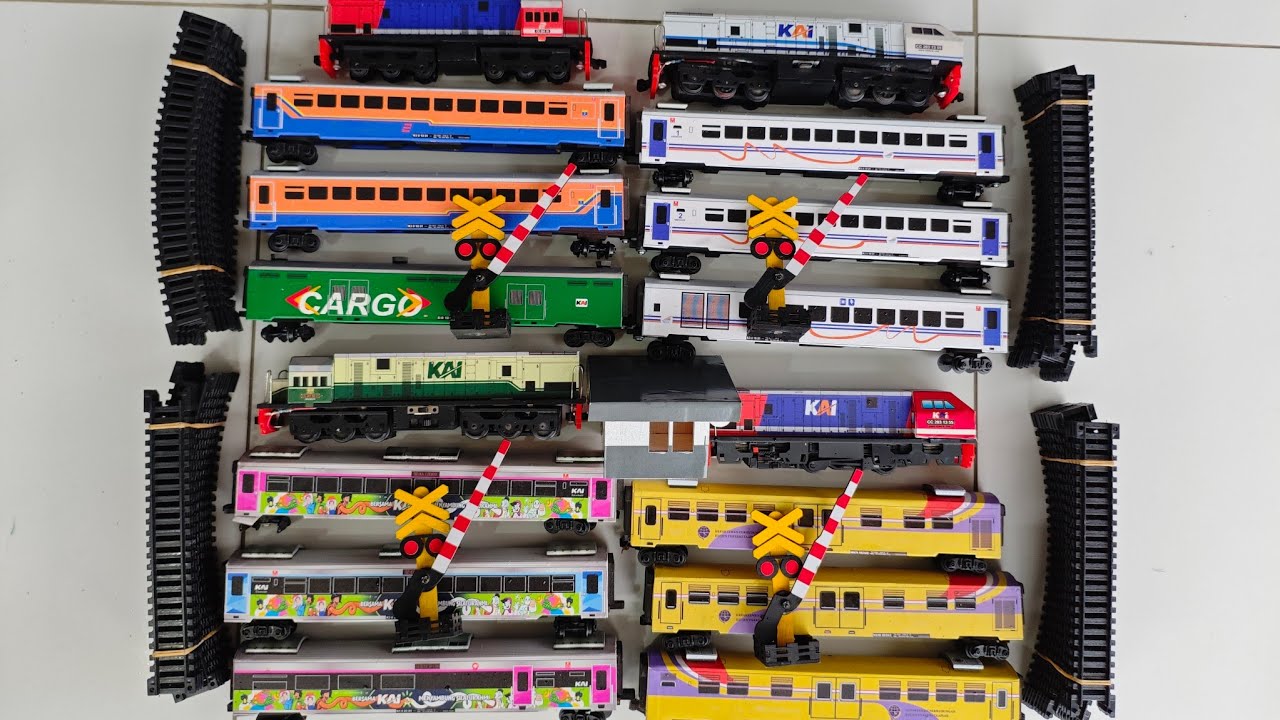 Mulung mainan kereta api Indonesia, cc 201 vintage, cc 203 wnb, cc 203 RnB, ada gerbong penolong