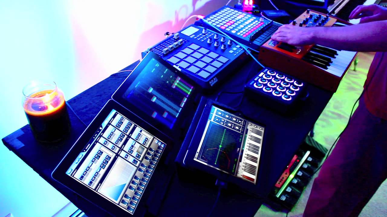 Rheyne - Live Jam 52 (Live Looping with Ableton Live)