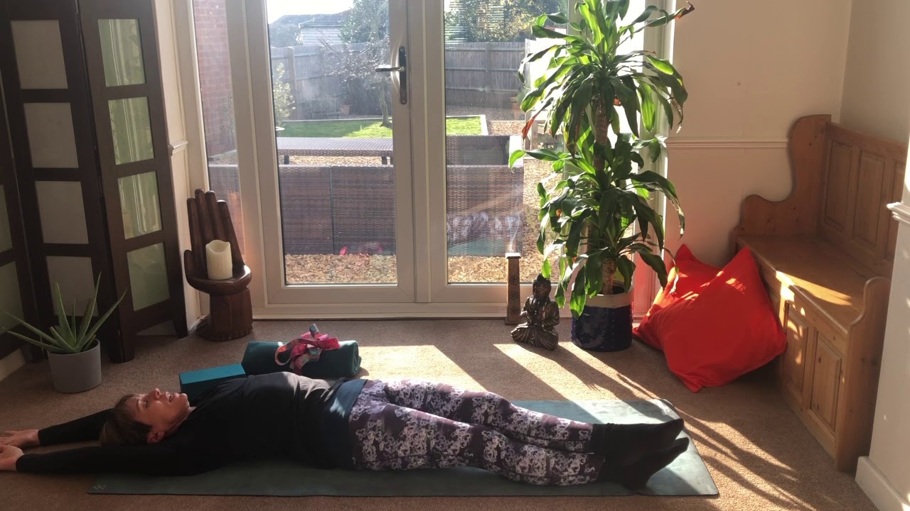 GRAVITY YOGA UK. STRETCH, RELAX, RESTORE (1)