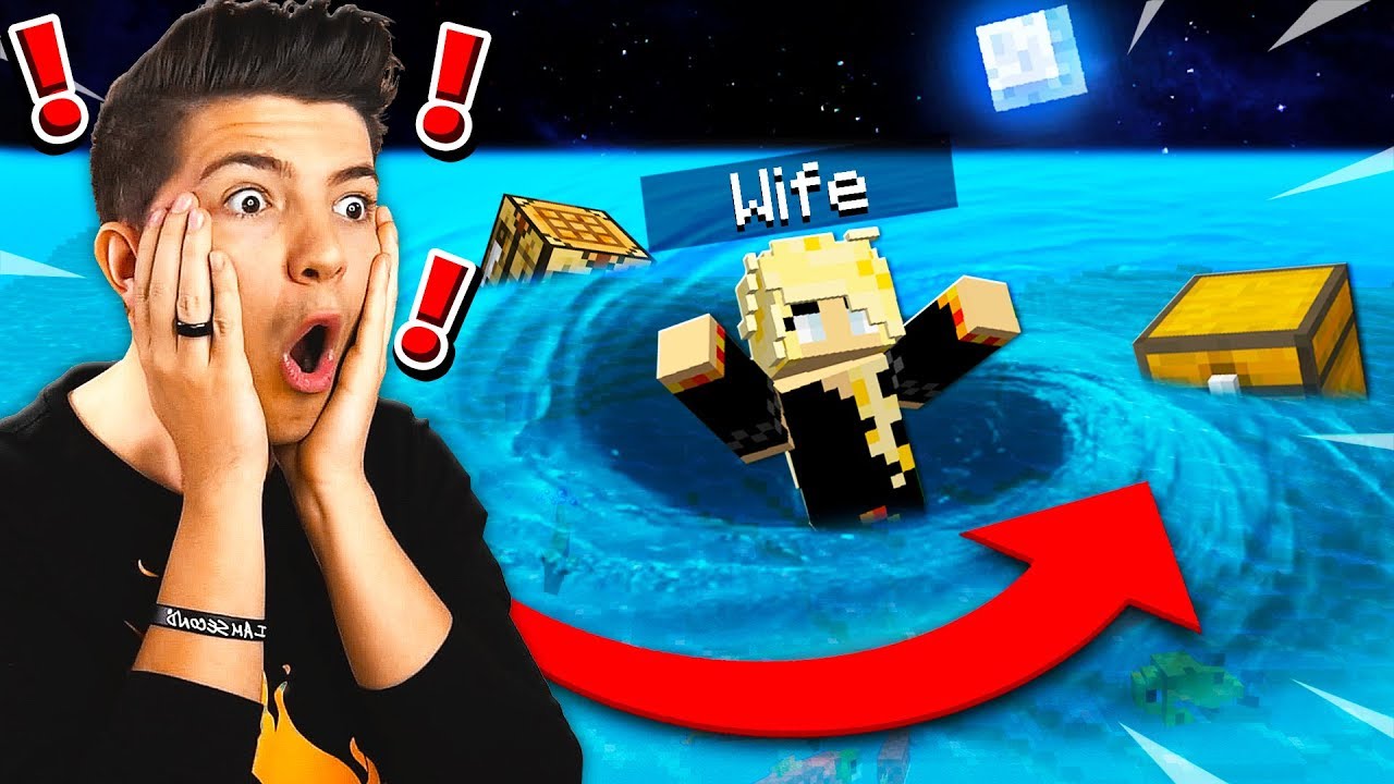 FLOOD ESCAPE IN MINECRAFT POCKET EDITION WITH MY WIFE!