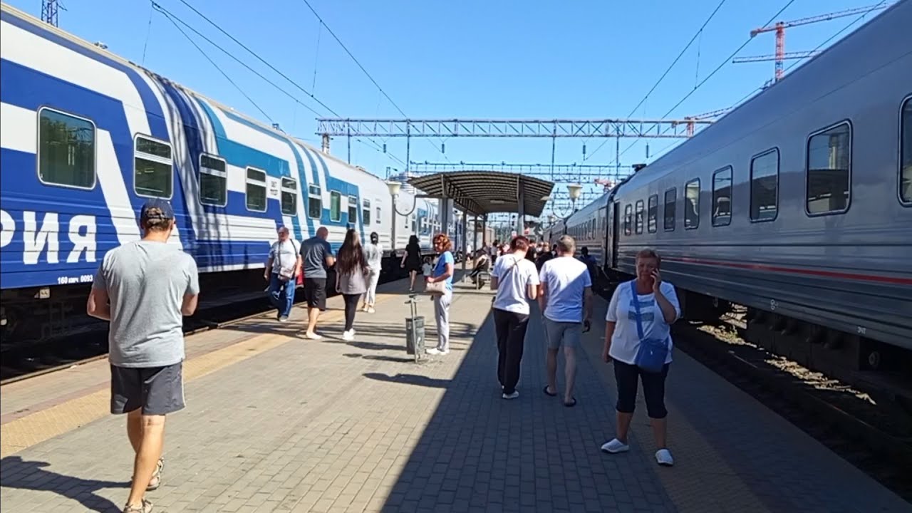 Ростов-Главный, поезд Москва - Адлер / Rostov-Glavny, train Moscow - Adler