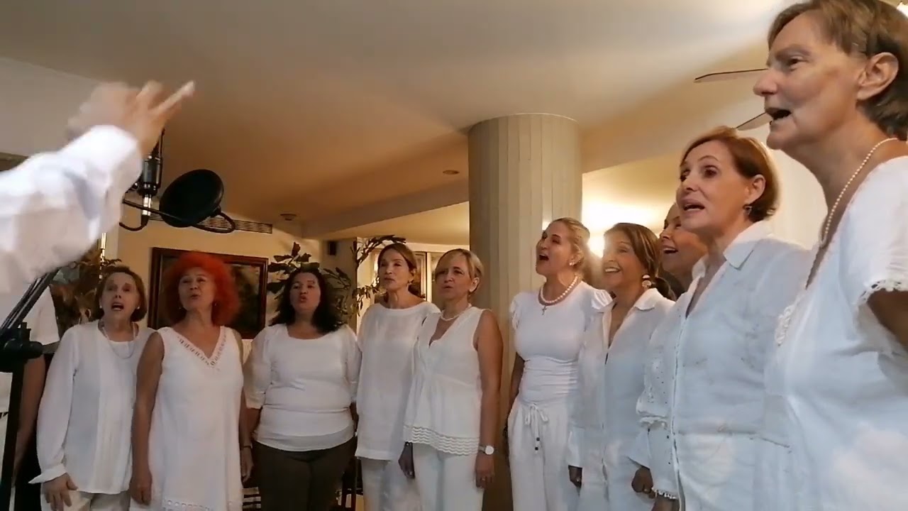 ENTRE AMIGOS - CONTIGO EN LA DISTANCIA. César Portillo de la Luz (Arr. Alberto Carbonell).