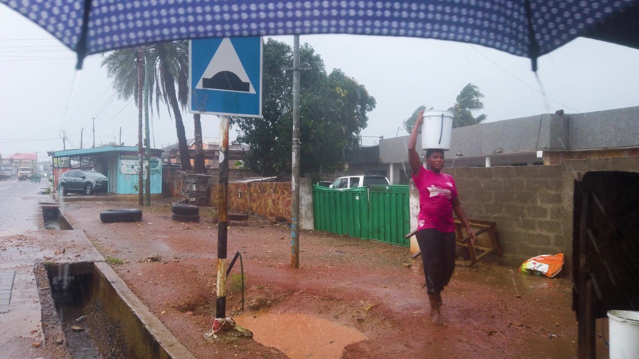 HEAVY RAINS IN CALM AFRICA COMMUNITY GHANA ACCRA