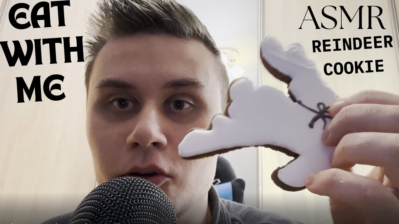 Eat with me - reindeer cookie ASMR #asmr