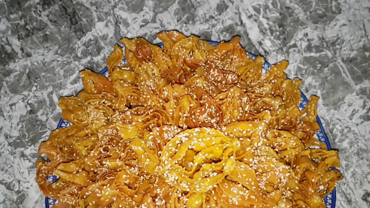 تعالوا تشوفو الشبكاية اللي صاوبت هشيشة ومعلكة وطعم لا يقاومchebakia